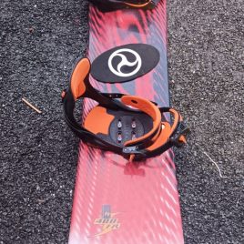 SNOWBOARD