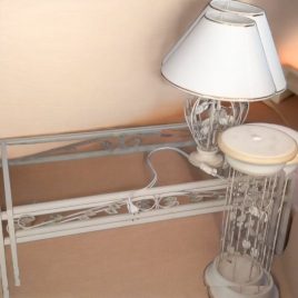 table basse + colonne+ lampe