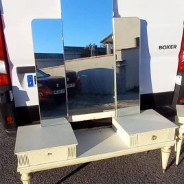 coiffeuse.       17634