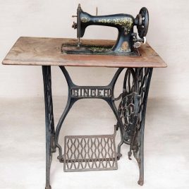 Machine à coudre ancienne      18927