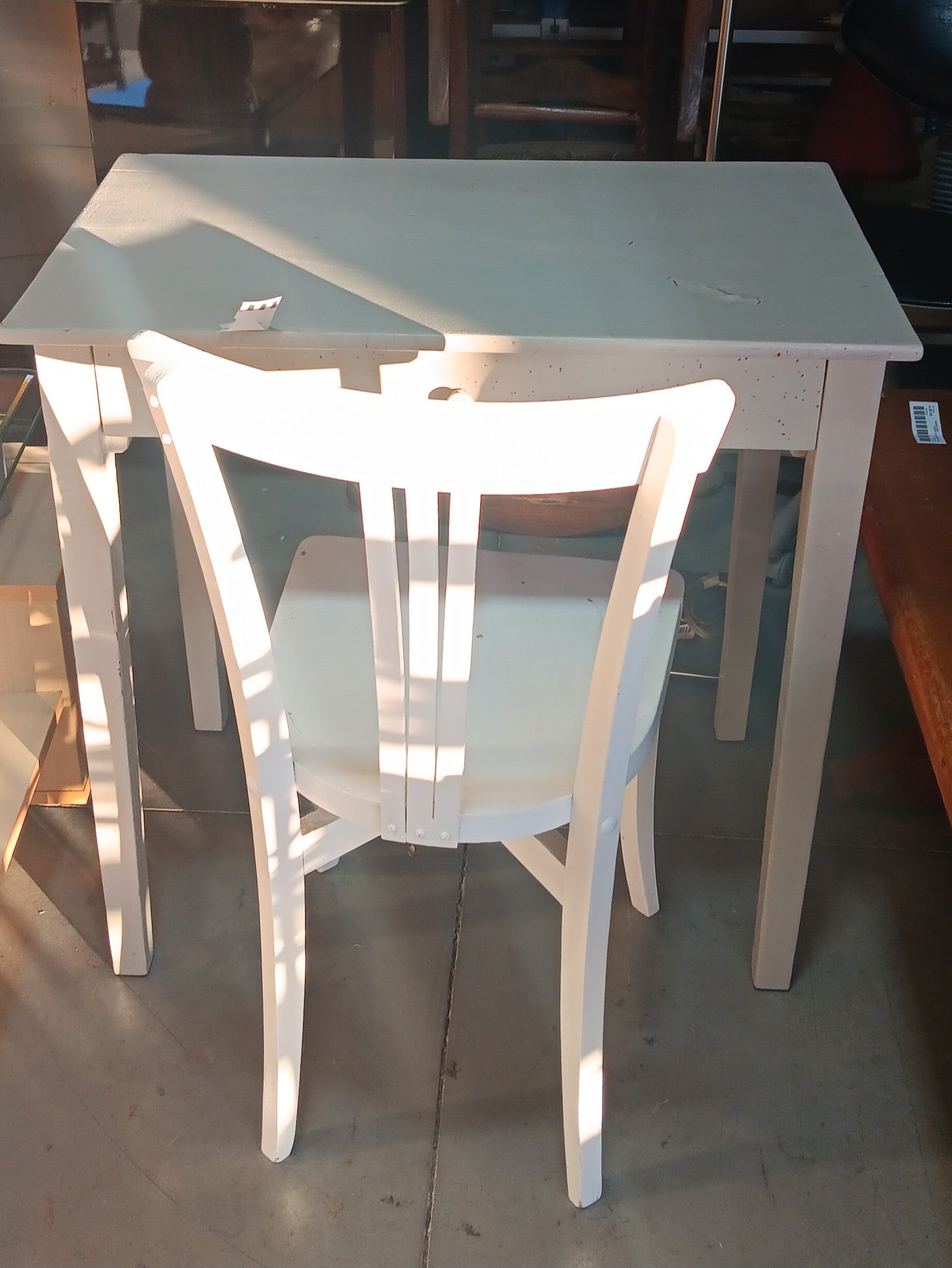 Petite table en bois