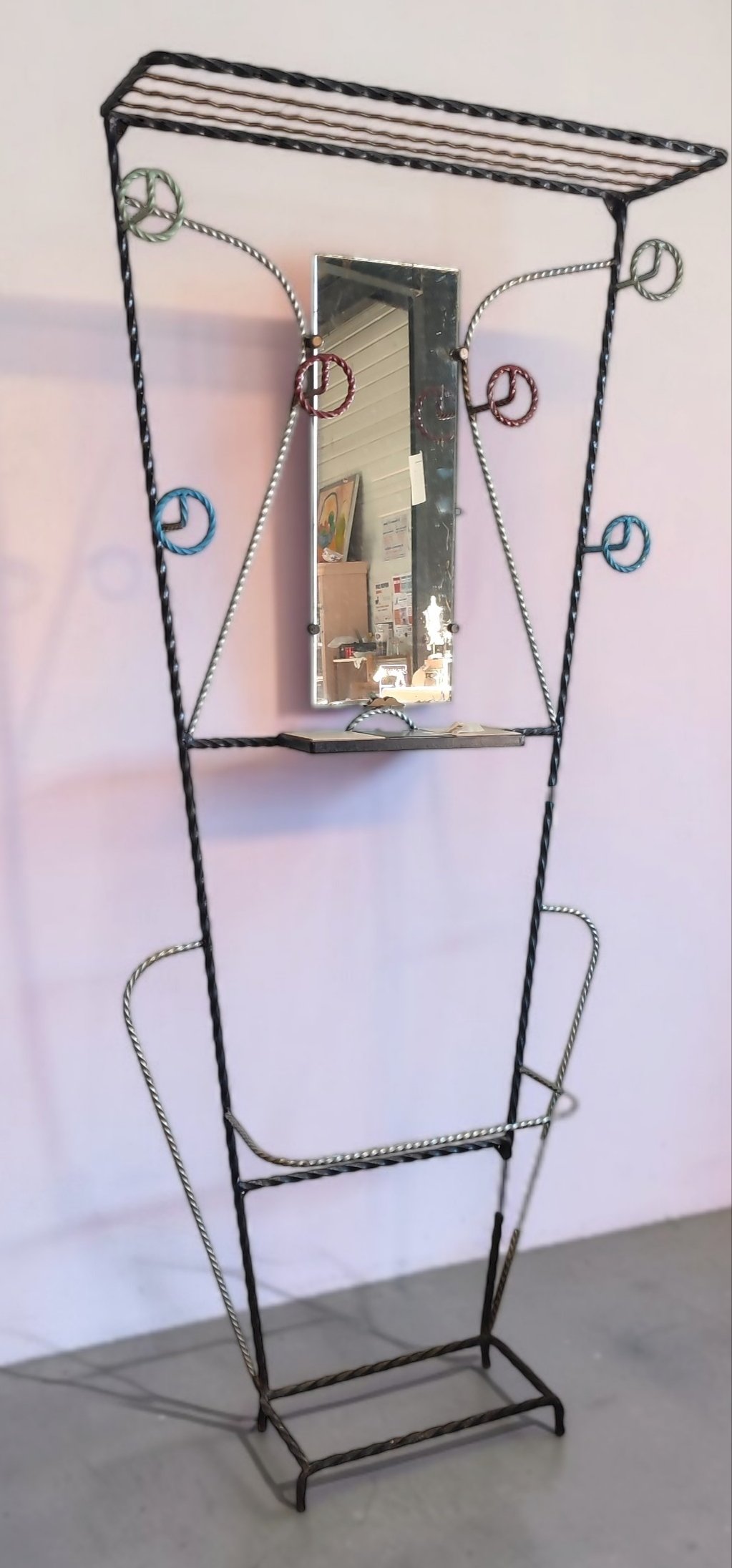 Porte manteau.           19845