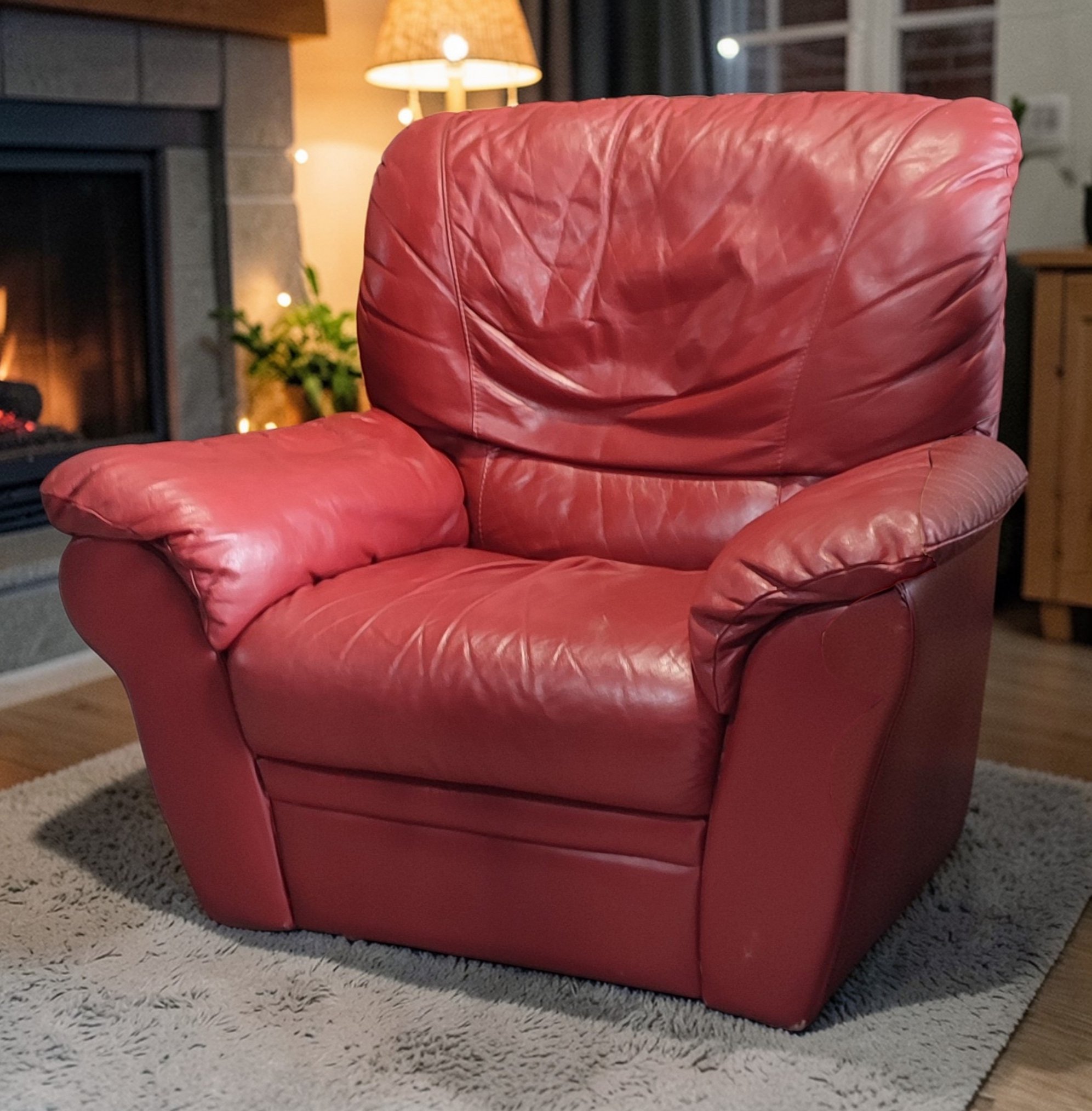Fauteuils cuir rouge.       22856.